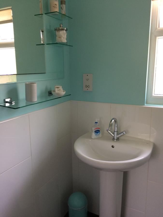 Water'S Edge B&B Christchurch  Buitenkant foto